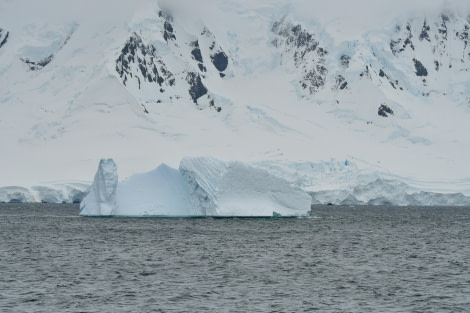 HDS28-24, Day 5, More nice ice © Hazel Pittwood - Oceanwide Expeditions.JPG