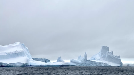 HDS29-24, Day 7, icebergs © Meike Sjoer - Oceanwide Expeditions.jpg
