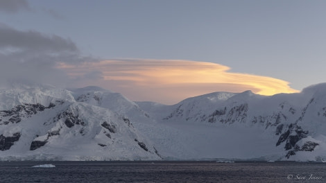 OTL31-24, Day 8, Evening light 1 @ Sara Jenner - Oceanwide Expeditions.jpg