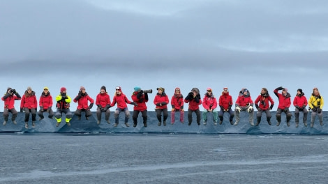 HDS30-24, Day 16, Team photo © Unknown photographer - Oceanwide Expeditions.jpg