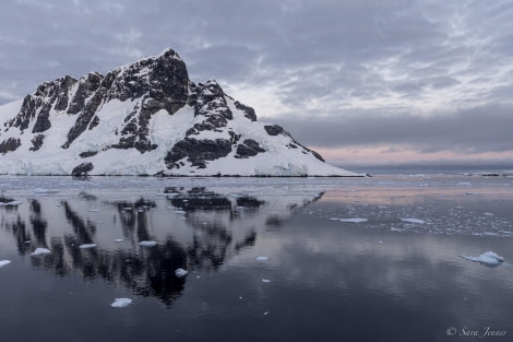 OTL32-24, Day 4, Lemaire Channel @  Sara Jenner - Oceanwide Expeditions.jpg