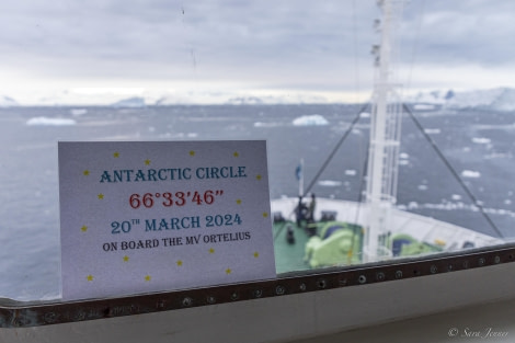 OTL32-24, Day 5, Crossing the circle 1 @  Sara Jenner - Oceanwide Expeditions.jpg