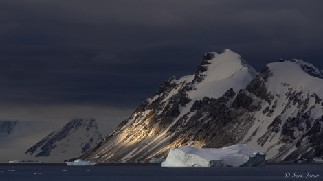 OTL32-24, Day 6, Horseshoe island 6 @  Sara Jenner - Oceanwide Expeditions.jpg