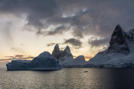 PLA32-24, Day 5, _DSC3600 @ Unknown photographer - Oceanwide Expeditions.jpg