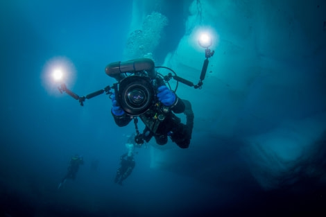 Scuba_Antarctica-2016_Milans Camera © Jim van Gogh - Oceanwide Expeditions.jpg