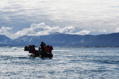 Hornsund, zodiac cruise © Geert Kroes - Oceanwide Expeditions.jpg