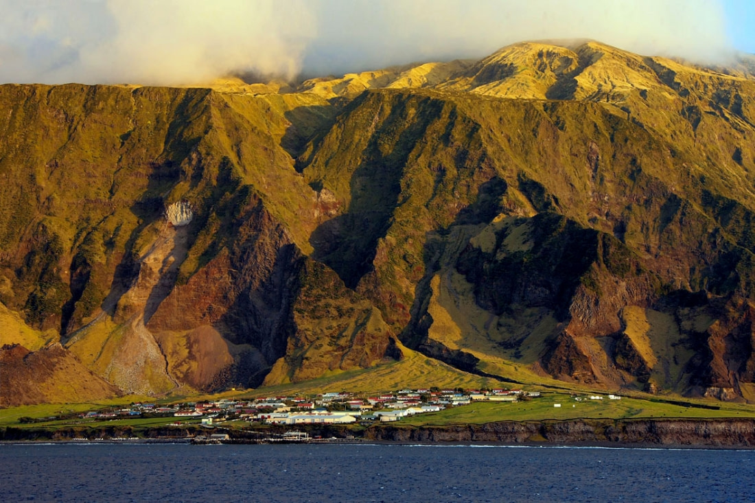 Tristan da Cunha Collection: 18 Pics from Earth&#39;s Most Remote Islands