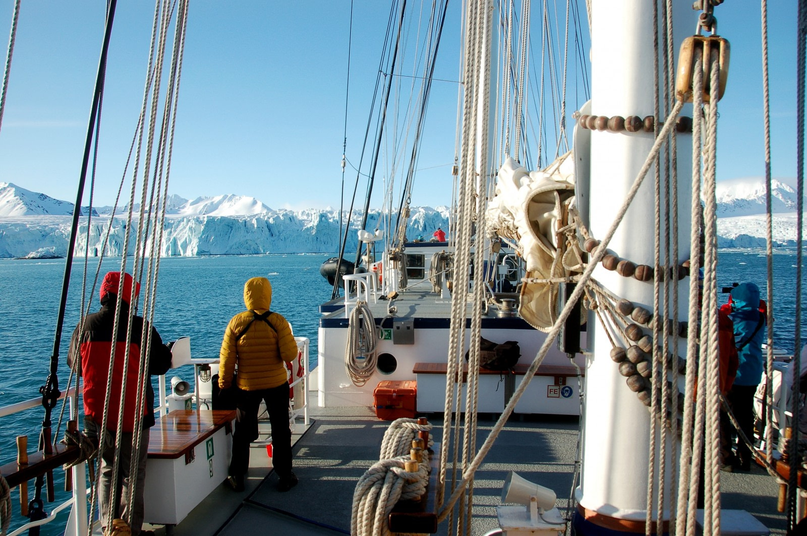 North Spitsbergen - Arctic Spring - Hike & Ski & Sail, RVR04-24