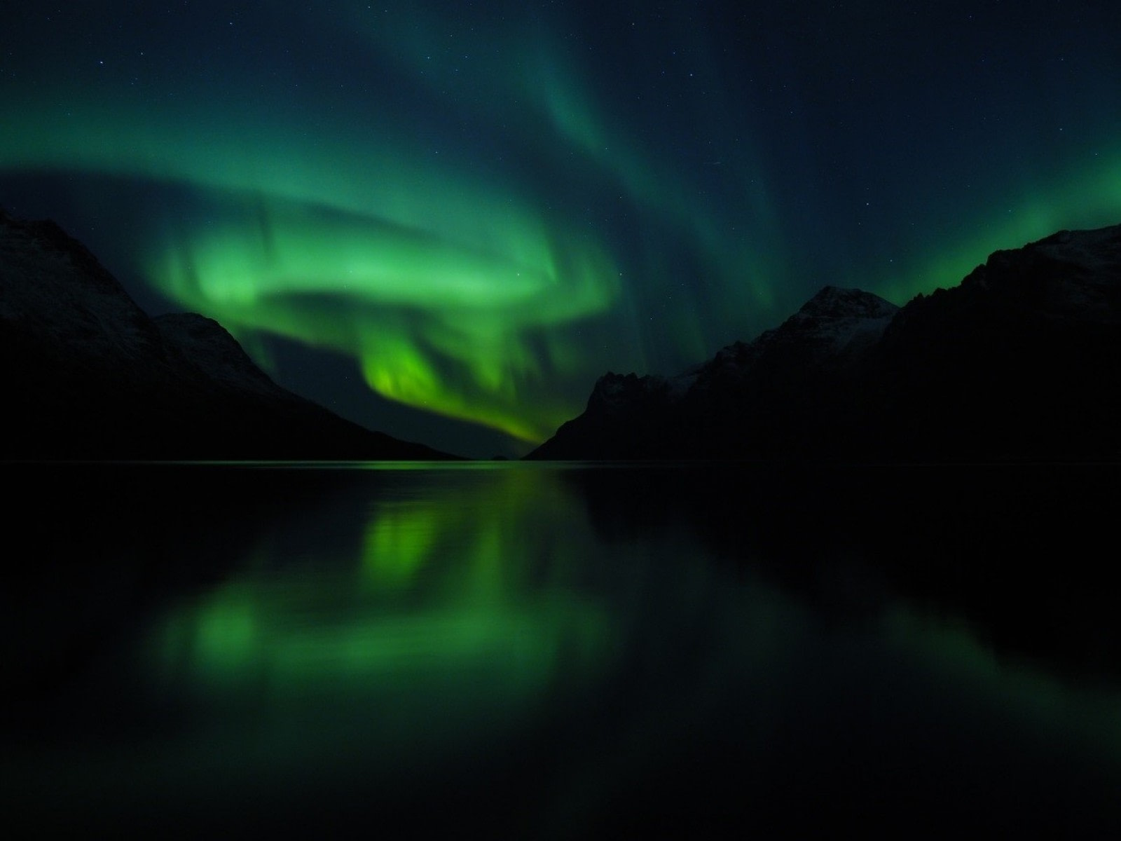 12 Facts About the Aurora Borealis - Westmark Hotels