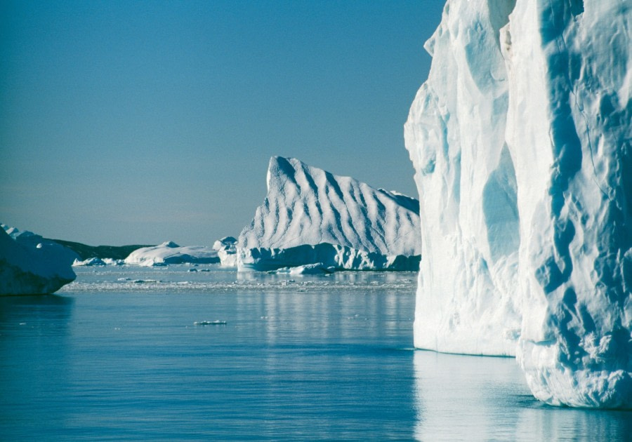 Huge ice bergs