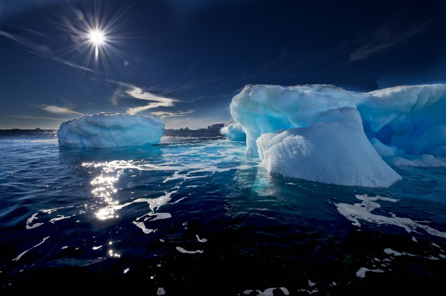 Blue icebergs in the Ross Sea