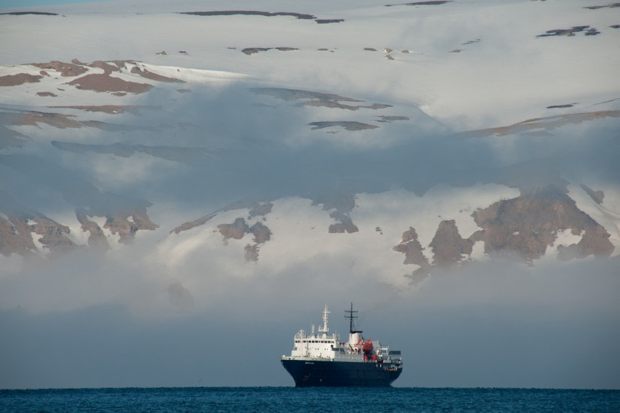Ortelius in Spitsbergen, July