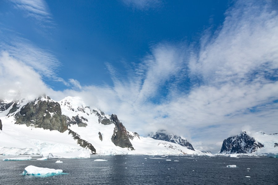 Lemaire Channel, Antarctica © Rolf Stange-Oceanwide Expeditions - kopie (1).jpg