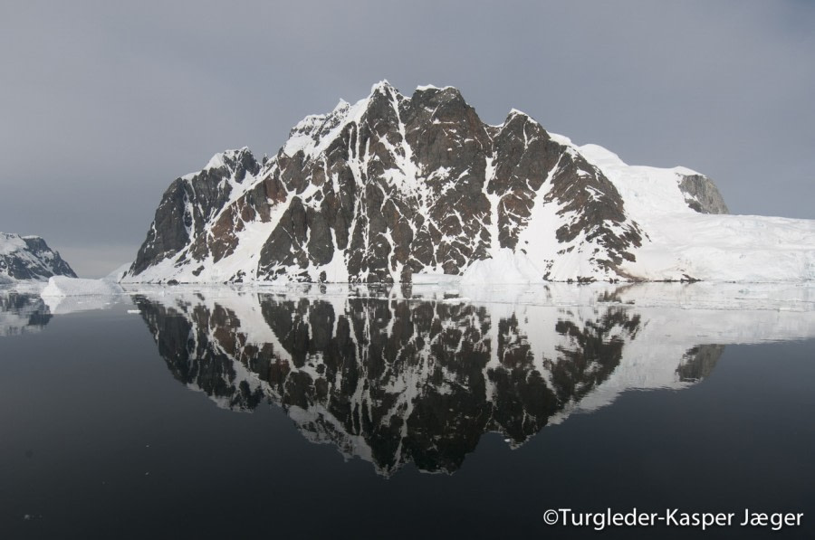 PLA26-17_11JAN_Kasper Log1-Oceanwide Expeditions.jpg