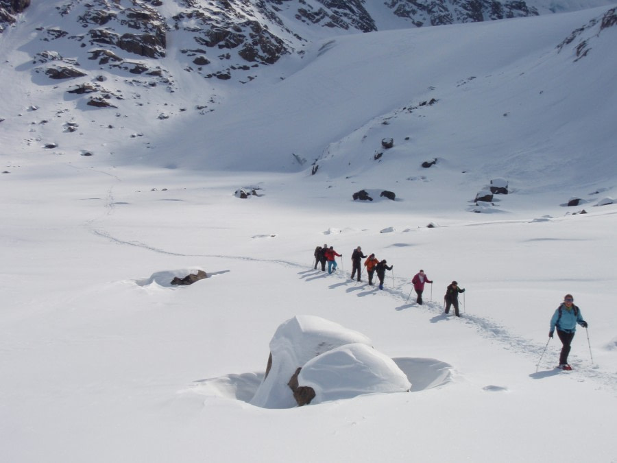 RVR GREENLAND Snowshoe walking on Hamborgarland 2 c Florian Piper.jpg