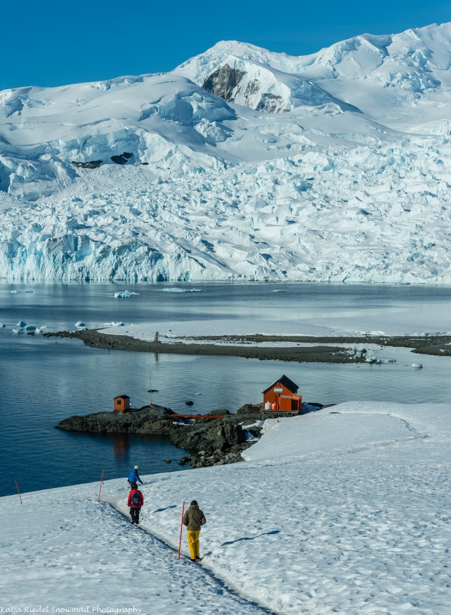 PLA29-17_20170301_Katja Riedel_DSC_9782 Base Brown view-Oceanwide Expeditions.jpg