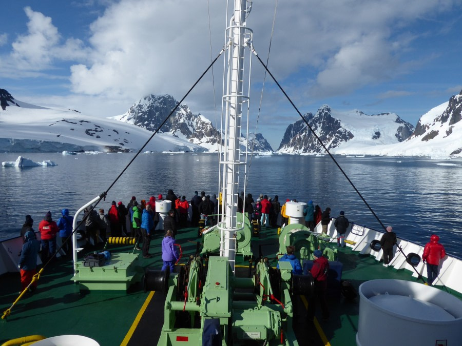 OTL27-17_17Jan, Day 5 Victoria Salem. Lemaire Channel 1-Oceanwide Expeditions.JPG