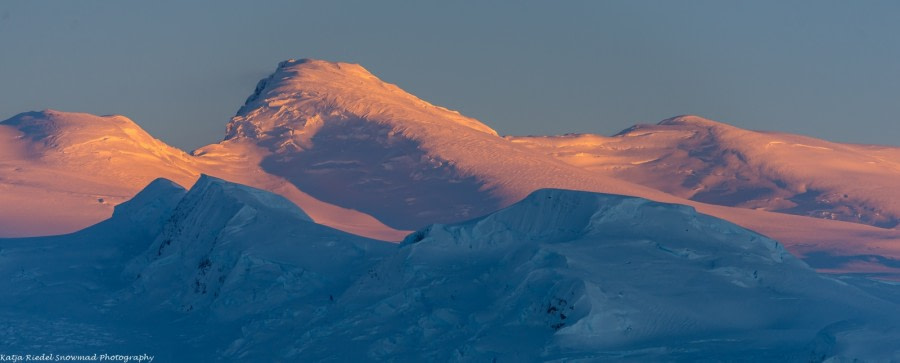 PLA29-17_20170301_Katja Riedel_DSC_9162_sunrise Gerlach Strait-Oceanwide Expeditions.jpg