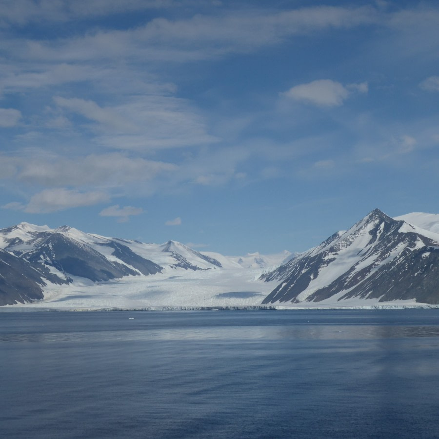 OTL27-17_07Feb, Day 25 Victoria Salem. Glacier, Robertson Bay-Oceanwide Expeditions.JPG