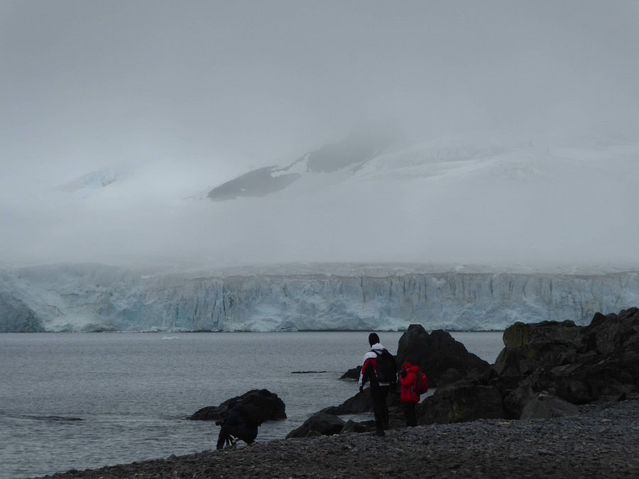 OTL29-17,Day 4 Victoria Salem. Livingston Island glacier from Half Moon Island-Oceanwide Expeditions.JPG