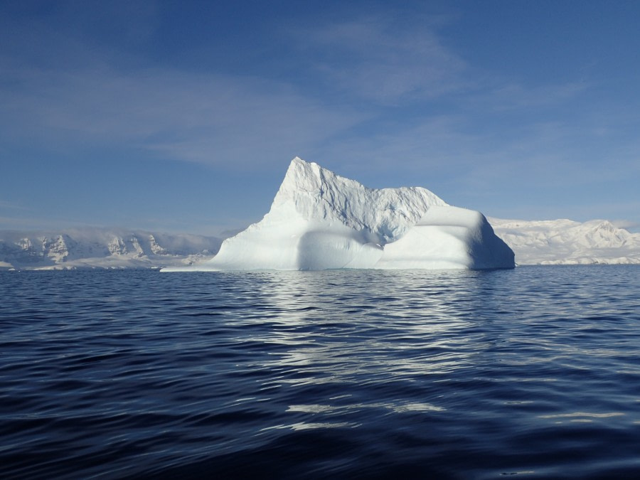 PLA31-17,20170323_ChrisBooker Melchiors Iceberg-Oceanwide Expeditions.JPG