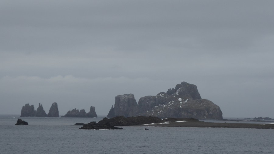 OTL28-17, Ross Sea,Day 29 Victoria Salem.  Aitcho rocks 2-Oceanwide Expeditions.JPG