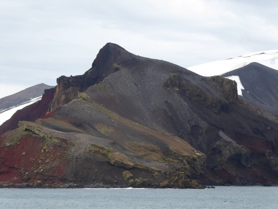 OTL29-17,Day 4 Victoria Salem. Neptune's bellows, Deception Island 1-Oceanwide Expeditions.JPG