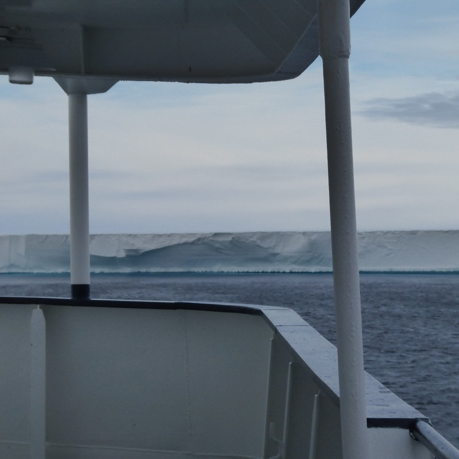 OTL28-17, Ross Sea,Day 15 Victoria Salem. Ross Ice Shelf from Ortelius-Oceanwide Expeditions.JPG