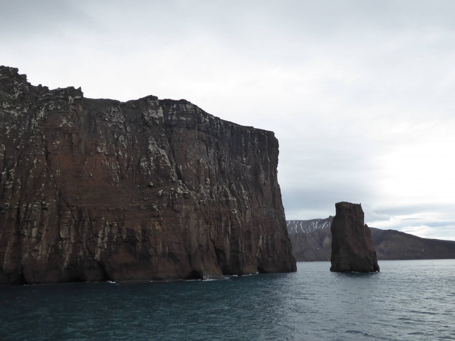 OTL29-17,Day 4 Victoria Salem. Neptune's bellows, Deception Island 2-Oceanwide Expeditions.JPG