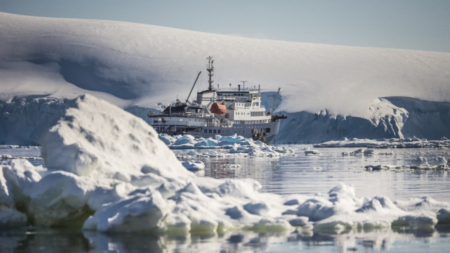 Plancius in Antarctica © Dietmar Denger;Oceanwide