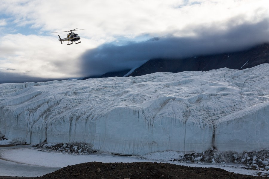 OTL28-17, Ross Sea,170226_Taylor-Valley_295© Rolf Stange-Oceanwide Expeditions.jpg