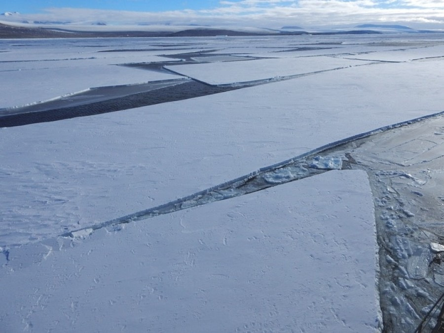 OTL28-17, Ross Sea,day 12 dry valleys 2  Lynn-Oceanwide Expeditions.jpg