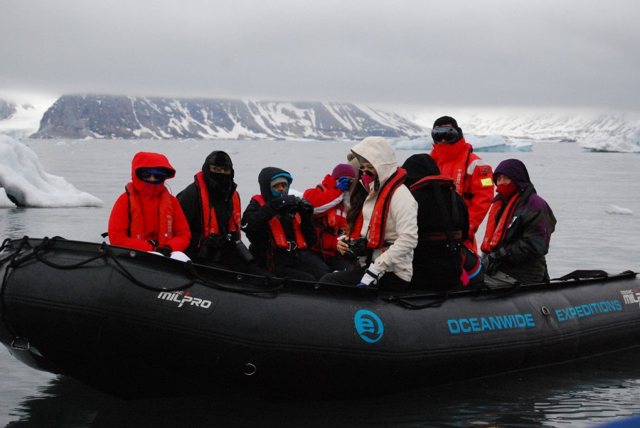 PLA06-17 2 Lauke day 2-Oceanwide Expeditions.jpg