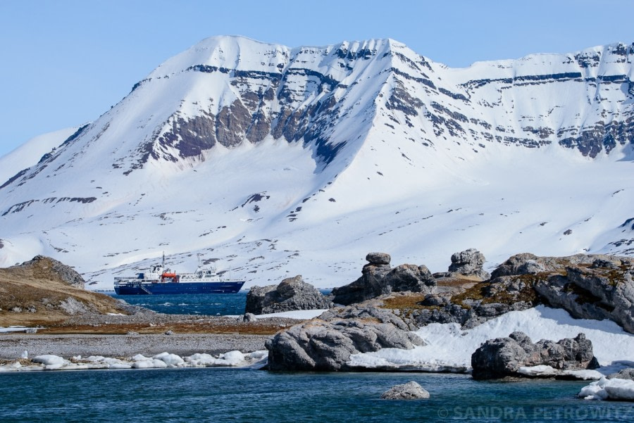 OTL04-17-20170605_Ortelius_Gnalodden_SandraPetrowitz-Oceanwide Expeditions.jpg