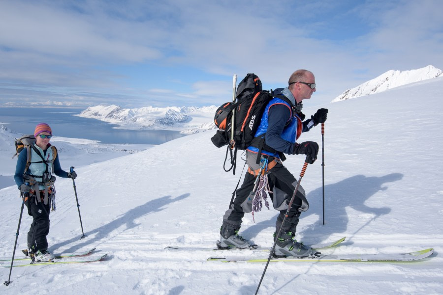 Ski touring, Ski, Sail, Spitsbergen, May © Folkert Lenz-Oceanwide Expeditions_spitzbgn 0601.jpg