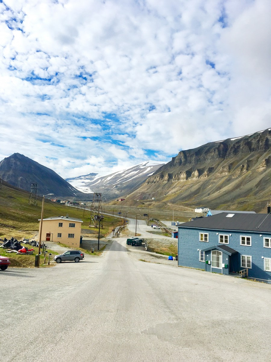 Longyearbyen, Svalbard © Geert Kroes - Oceanwide Expeditions.jpg