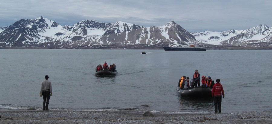 Kongsfjord: Blomstrandhalføya: Ny-London Fjortende Julibukta