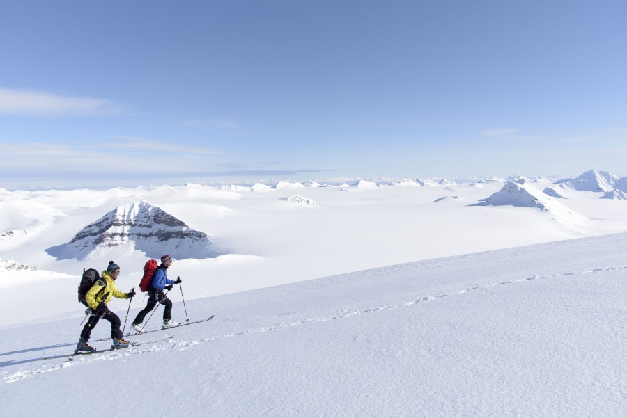 Ski & Sail , Spitsbergen, May © Oceanwide Expeditions, Folkert Lenz (3).jpg