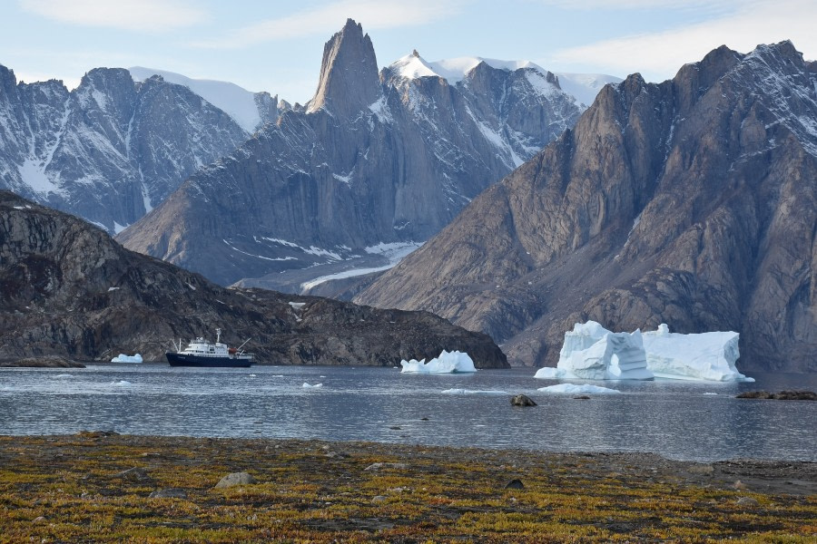 PLA16-17, Day 4 2017-09-14 Åsa Lindgren hike (2) _Oceanwide Expeditions.JPG