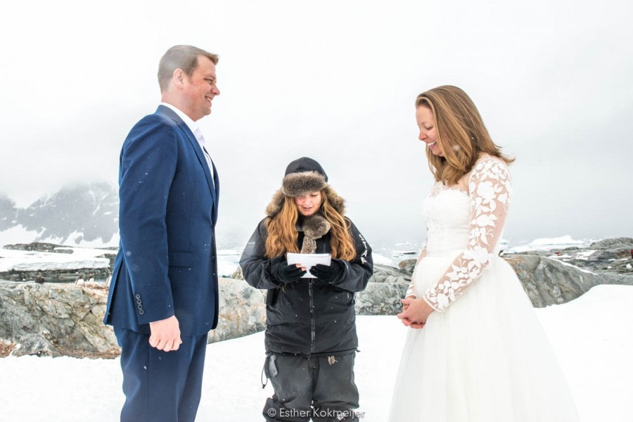 PLA25-17, 2018-01-04 Petermann - Wedding Ceremony - Esther Kokmeijer-14_© Oceanwide Expeditions.jpg