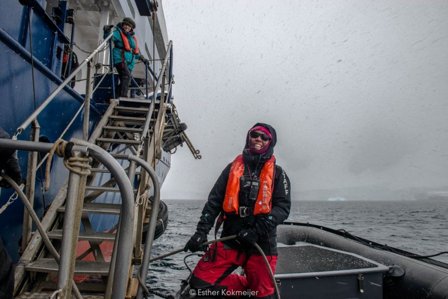 PLA25-17, 2018-01-04 Zodiac Cruize - Booth Island Bay - Esther Kokmeijer-20_© Oceanwide Expeditions.jpg