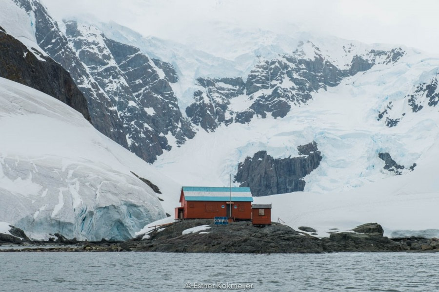 PLA25-17, 2018-01-03 Base Brown - Esther Kokmeijer-02_© Oceanwide Expeditions.jpg