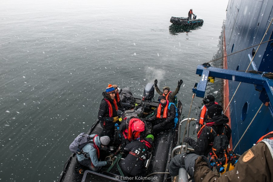 PLA25-17, 2018-01-01 Cuverville Island - Mountaineers - Esther Kokmeijer-11_© Oceanwide Expeditions.jpg