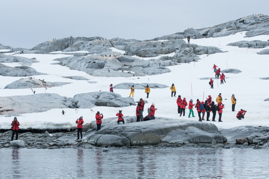 OTL26-18, Day 5 20180107_SandraPetrowitz_Pleneau_Landing_© Oceanwide Expeditions.jpg