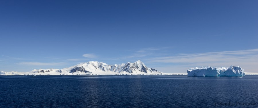 OTL26-18, Day 4 20180106_SandraPetrowitz_CrystalSound_Iceberg_© Oceanwide Expeditions.jpg