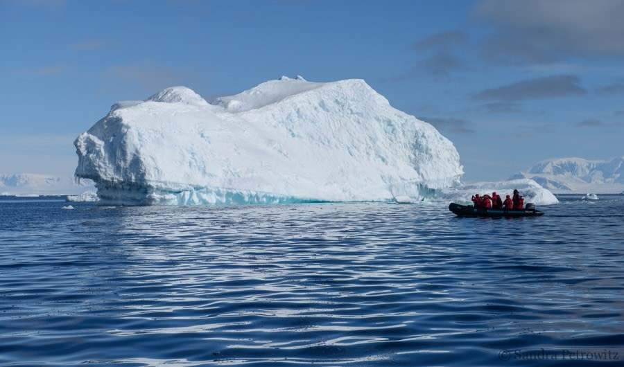 OTL26-18, Day 4 20180106_SandraPetrowitz_Zodiac_Iceberg_© Oceanwide Expeditions.jpg