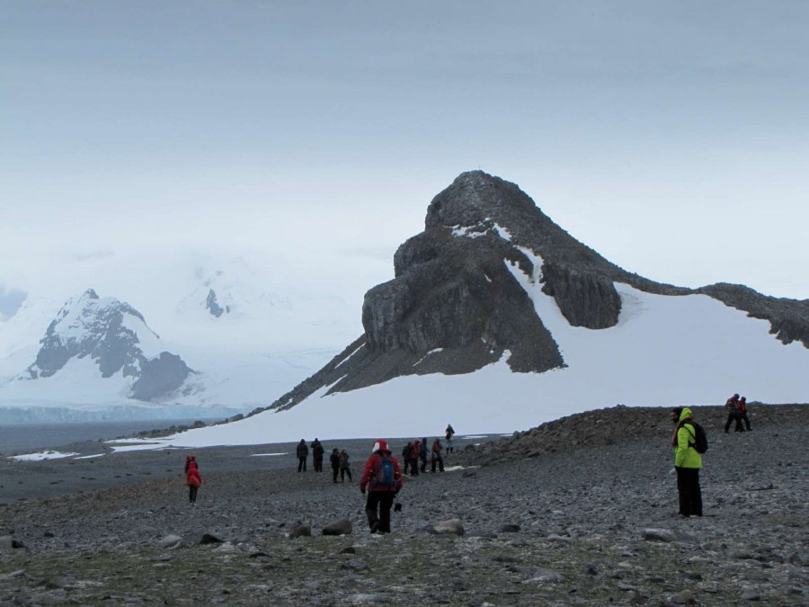 OTL28-18_Half Moon people 4 © Oceanwide Expeditions.jpg