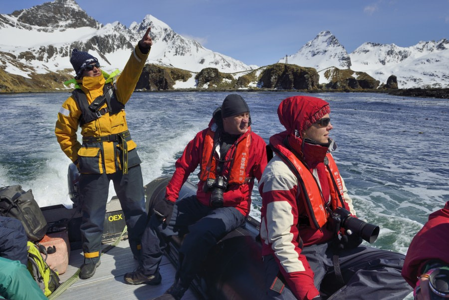 Hondius in-field workshops and experiences 10 © Oceanwide Expeditions.jpg
