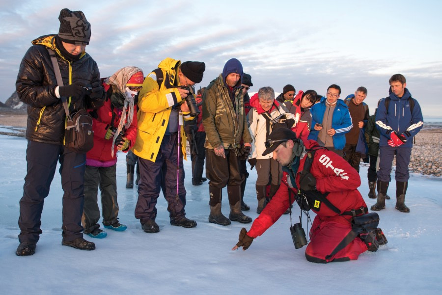 Hondius in-field workshops and experiences 04 © Oceanwide Expeditions.jpg