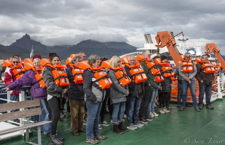 OTL28-18_safety briefing © Oceanwide Expeditions.jpg